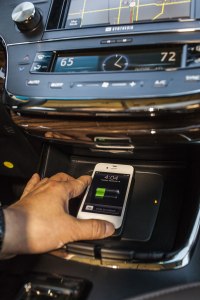 Toyota offers in-console Qi wireless charging in the 2013 Avalon Limited